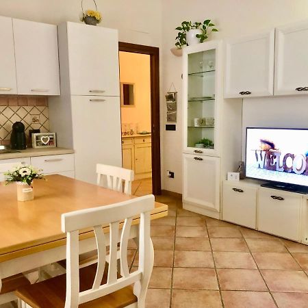 Presso La Maison De Gioel Usufruirai Di Un Appartamento Indipendente Dotato Di Uso Cucina E Lavatrice Arredato In Maniera Funzionale Situato In Ottima Posizione Vicino A Supermercati Caffetterie Pasticcerie Bar Pizzerie E Tanti Altri Servizi Olbia Eksteriør bilde