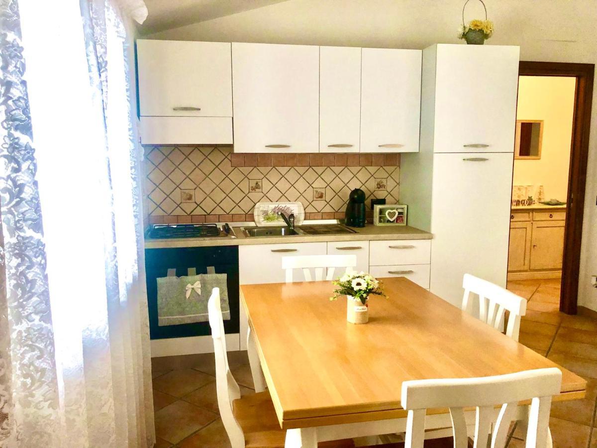 Presso La Maison De Gioel Usufruirai Di Un Appartamento Indipendente Dotato Di Uso Cucina E Lavatrice Arredato In Maniera Funzionale Situato In Ottima Posizione Vicino A Supermercati Caffetterie Pasticcerie Bar Pizzerie E Tanti Altri Servizi Olbia Eksteriør bilde