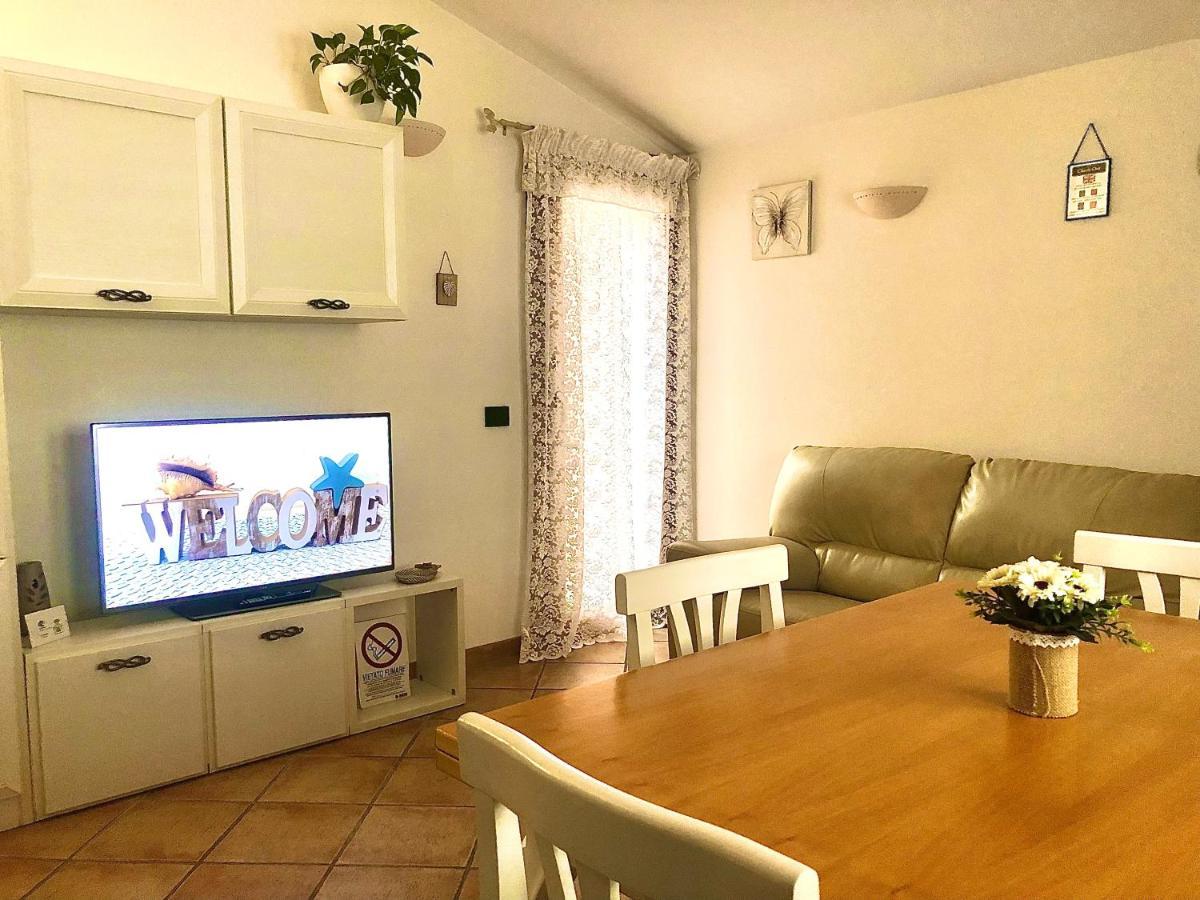 Presso La Maison De Gioel Usufruirai Di Un Appartamento Indipendente Dotato Di Uso Cucina E Lavatrice Arredato In Maniera Funzionale Situato In Ottima Posizione Vicino A Supermercati Caffetterie Pasticcerie Bar Pizzerie E Tanti Altri Servizi Olbia Eksteriør bilde